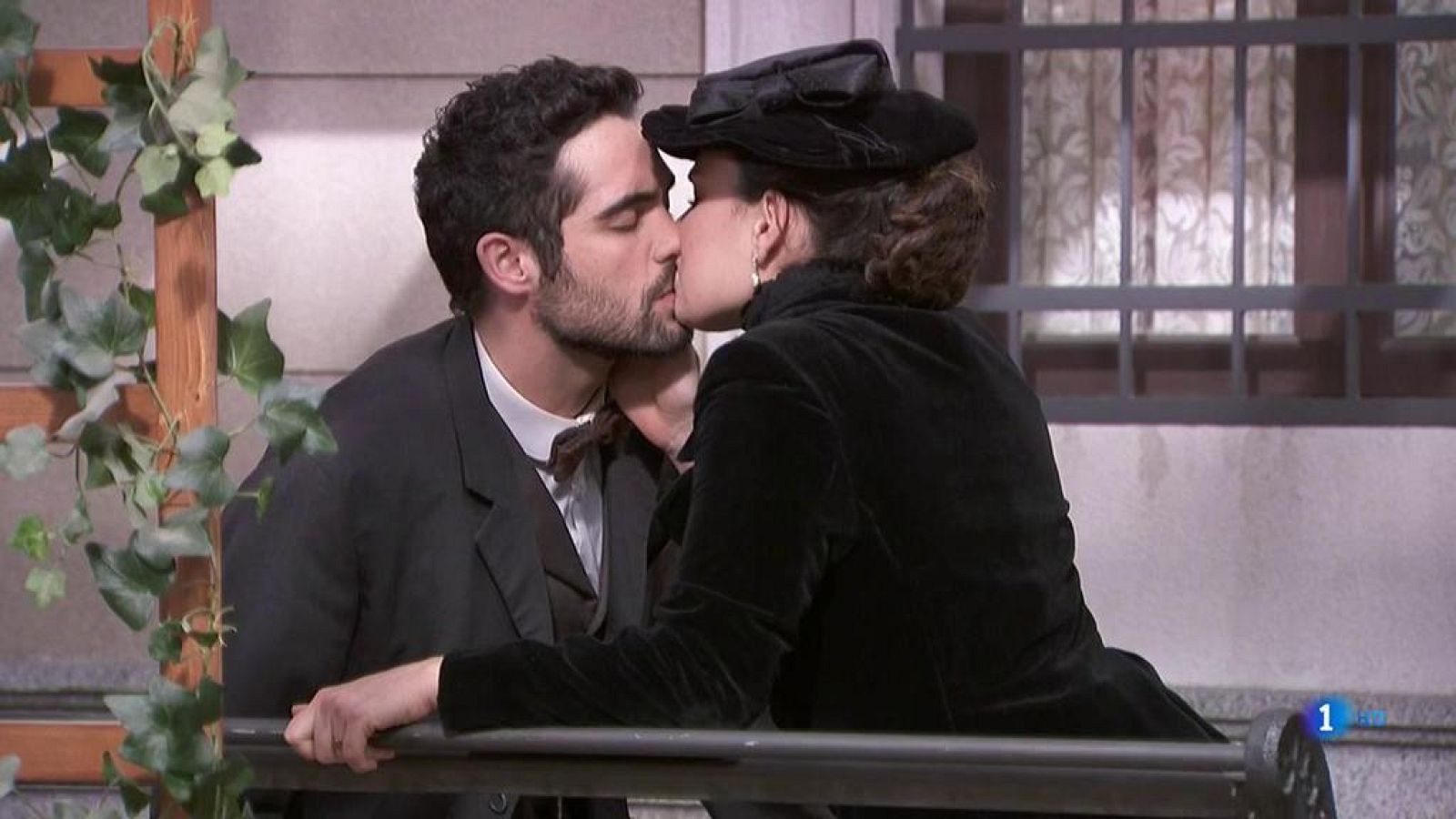 Acacias 38 - Leonor quiere escribir la vida de Íñigo