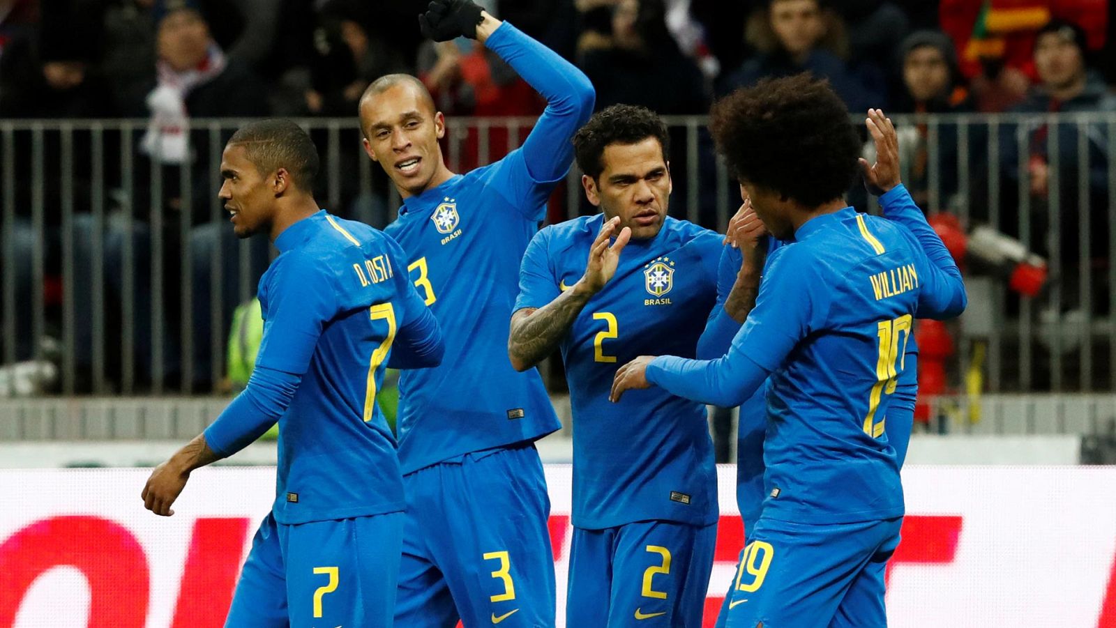 Miranda pone por delante a Brasil en el amistoso ante Rusia (0-1) | Ver