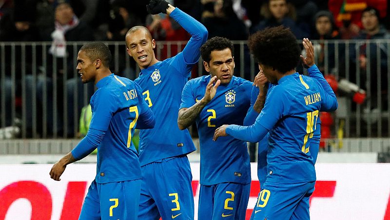 Miranda pone por delante a Brasil en el amistoso ante Rusia (0-1) | Ver
