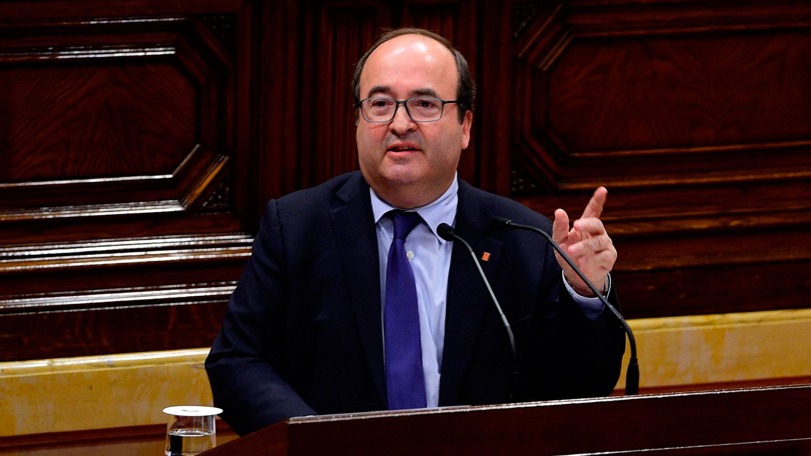 Iceta pide "abandonar el refugio de bloques" y avanzar en el diálogo