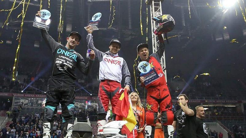 Maikel Melero triunfa en Polonia y acecha el liderato de Ackermann | Ver