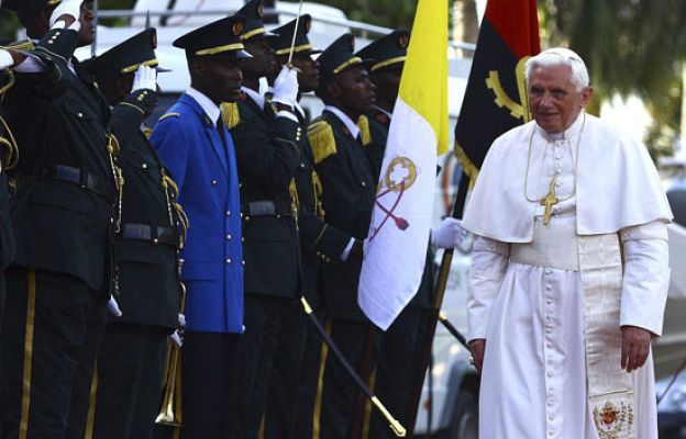  - El Papa pide combatir la brujería