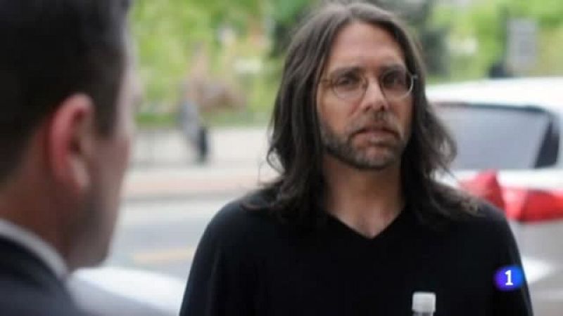 Detenido Keith Reniere, líder de una secta que esclavizaba sexualmente a mujeres y las marcaba como ganado