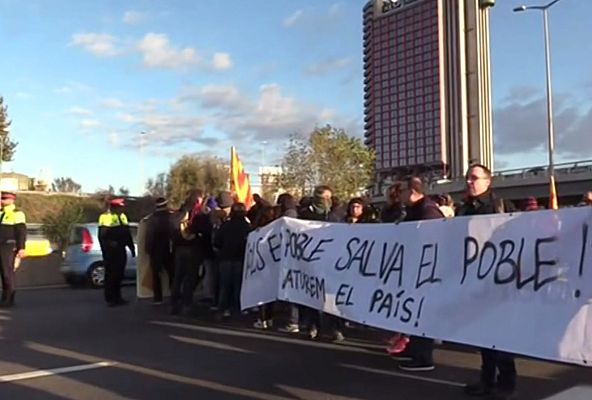 Telediario 1 - Un informe de la Guardia Civil cuantifica los incidentes en Cataluña durante el 'procés'