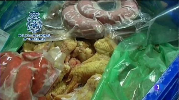 Informatiu Balear - Tres detinguts per distribuir aliments caducats