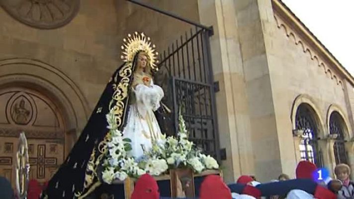 Telediario 1 - Así se han vivido el resto de procesiones de Semana Santa