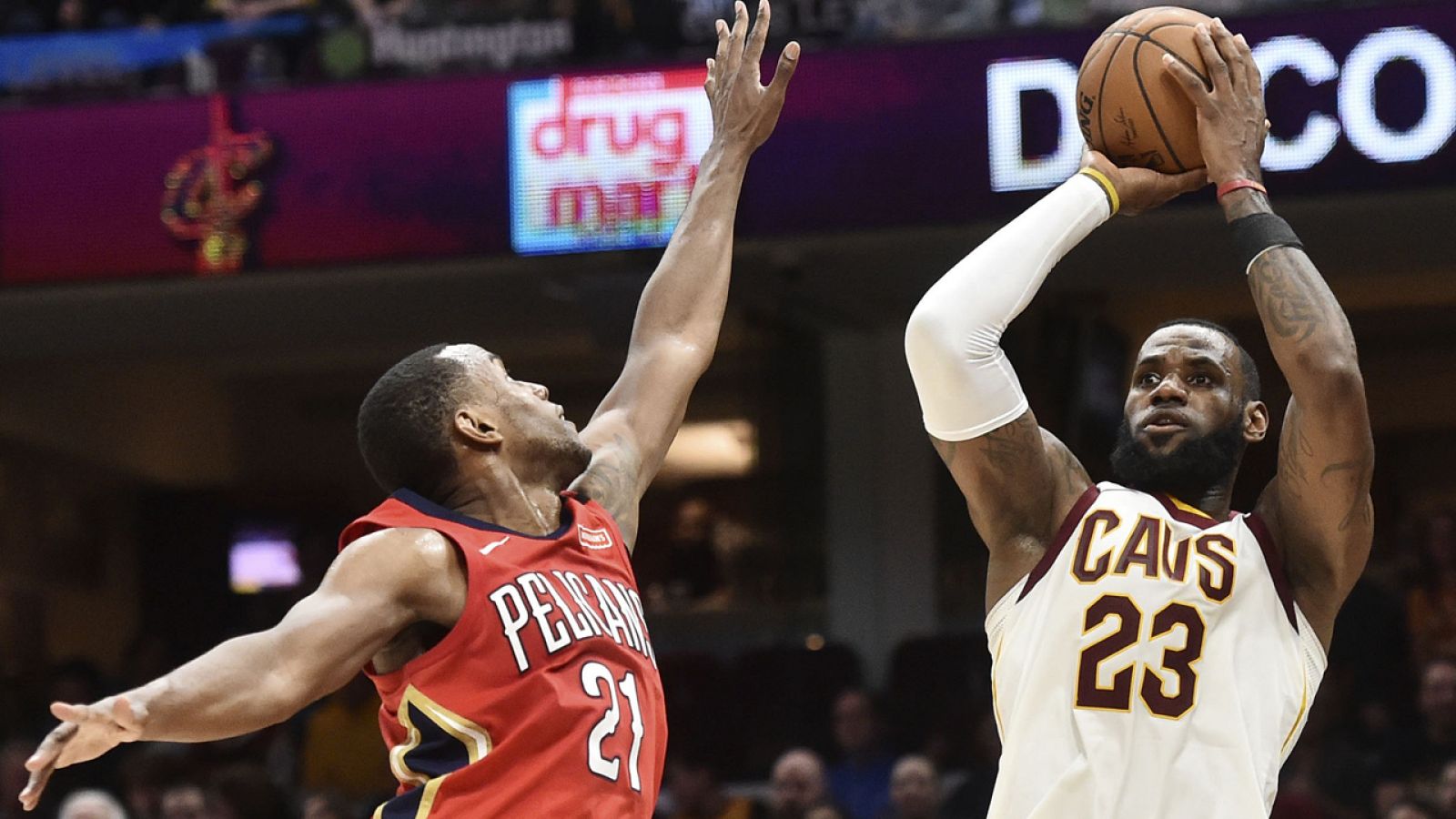Lebron supera a Jordan: 867 partidos seguidos con al menos 10 puntos | Ver