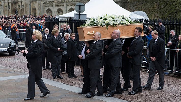 Telediario 1 - Amigos y familiares despiden a Stephen Hawking en un funeral en la Universidad de Cambridge