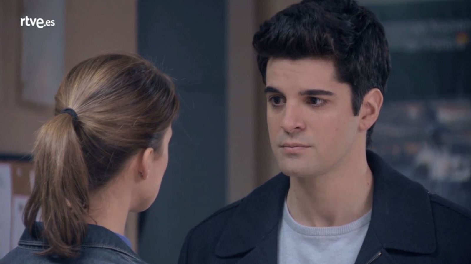 Servir y proteger - Julio comunica a Alicia que se queda en Distrito Sur