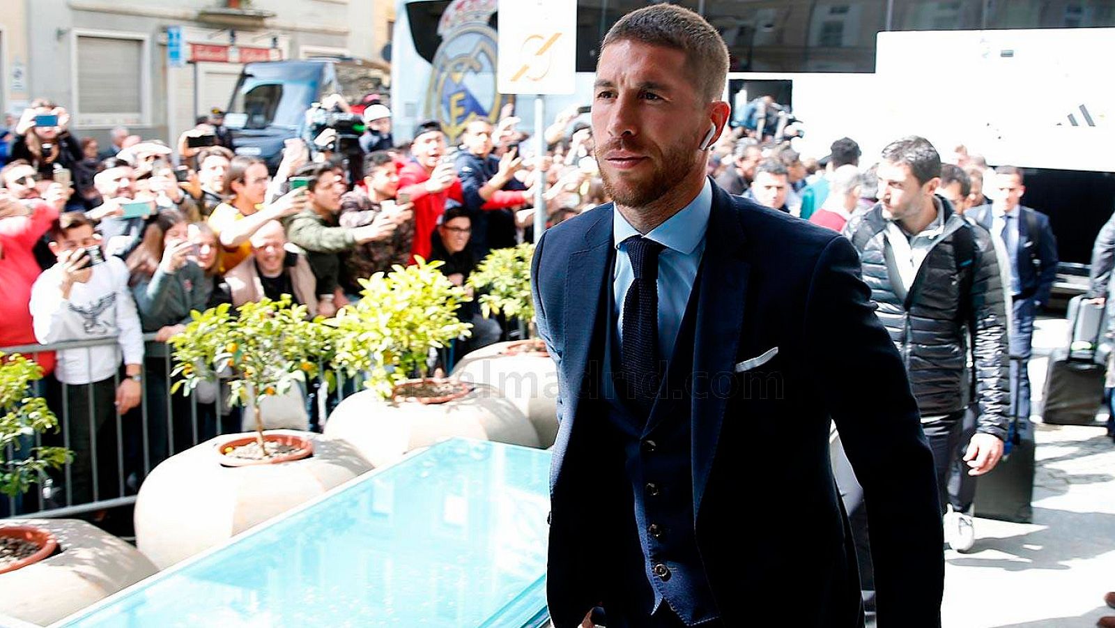 El equipo blanco ha desembarcado en la ciudad italiana con todos sus efectivos, incluido el lesionado Nacho, un día antes de su choque de Champions contra la Juventus.