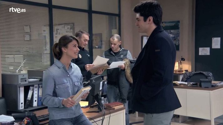 Servir y proteger - Julio y Alicia tienen un nuevo acercamiento