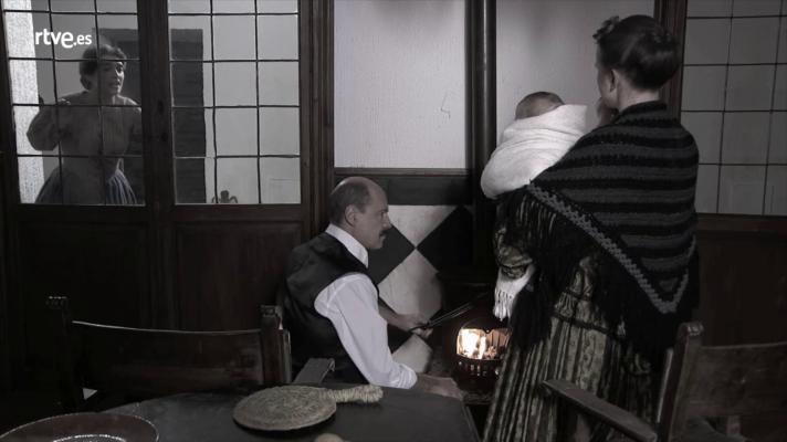 Acacias 38 - Úrsula recuerda cómo su padre marcó a Olga y Blanca