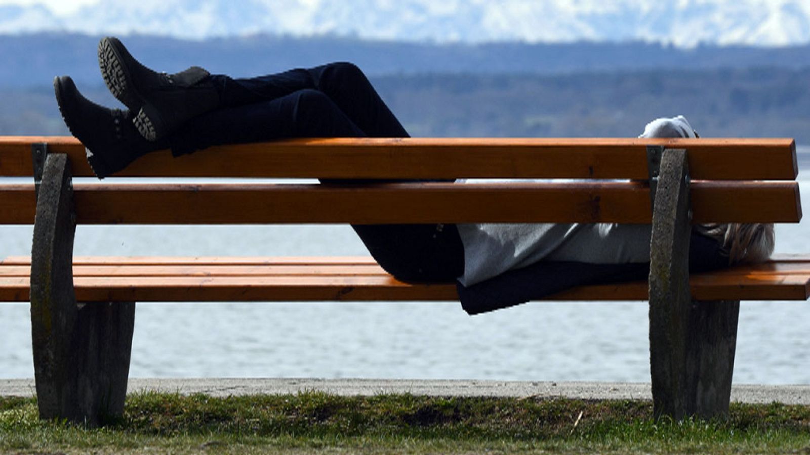 Cielo poco nuboso y tiempo estable