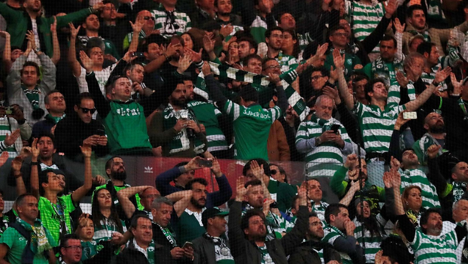 Dos detenidos y cinco heridos en una pelea entre ultras portugueses | Ver