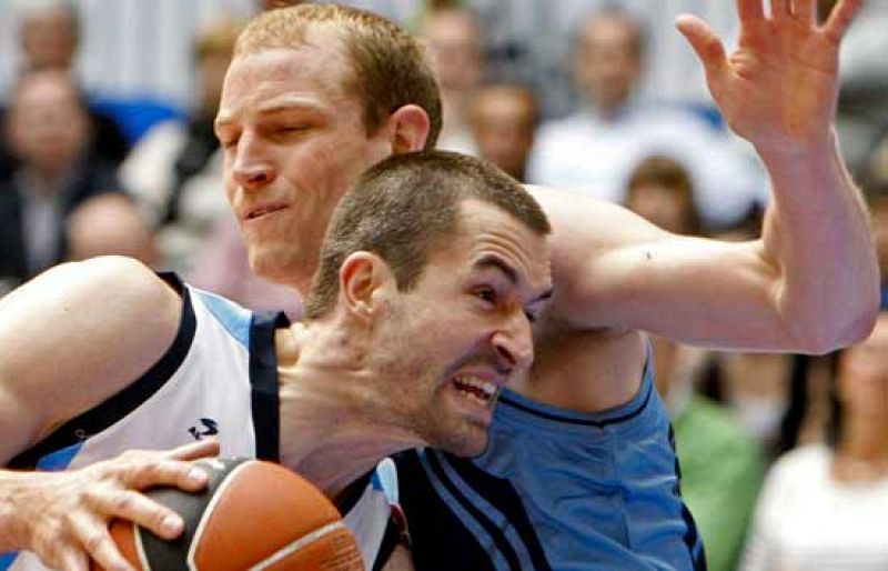 Victoria a domicilio de Kalise Gran Canaria en la cancha del Bruesa (66-73), con un Carl English inconmensurable (24 puntos).