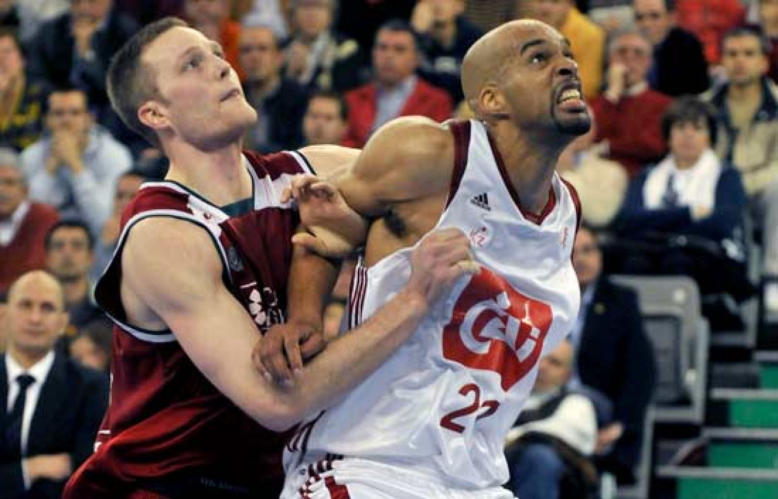 Victoria por la mínima del CAI ante Granada (66-67). El equipo zaragozano da un paso muy importante en su objetivo de la permanencia, mientras que Granada suma una nueva derrota.