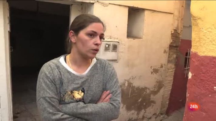  - Varios vecinos viven en casas que lindan con el solar en ruinas