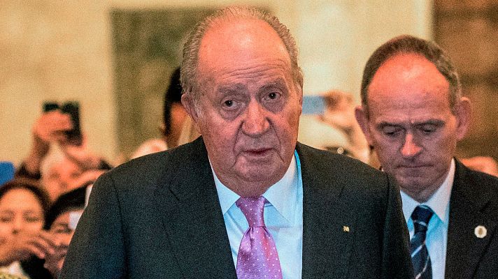 Informativo 24h - El rey Juan Carlos es operado para cambiarle la prótesis de su rodilla derecha