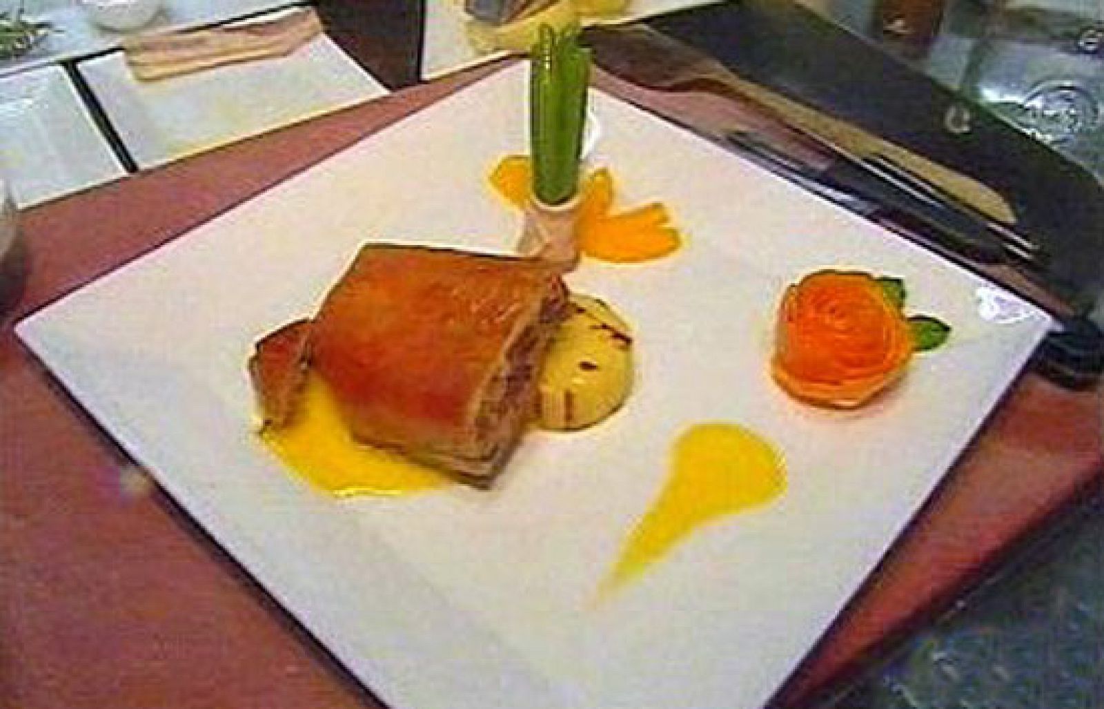 España Directo - Cochinillo con sopa de naranja - RTVE Cocina | Ver