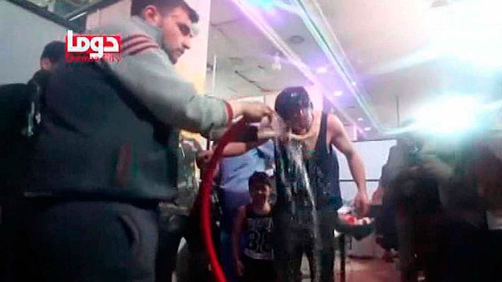 Informativo 24h - Decenas de muertos en un ataque químico en la ciudad siria de Duma, según una ONG