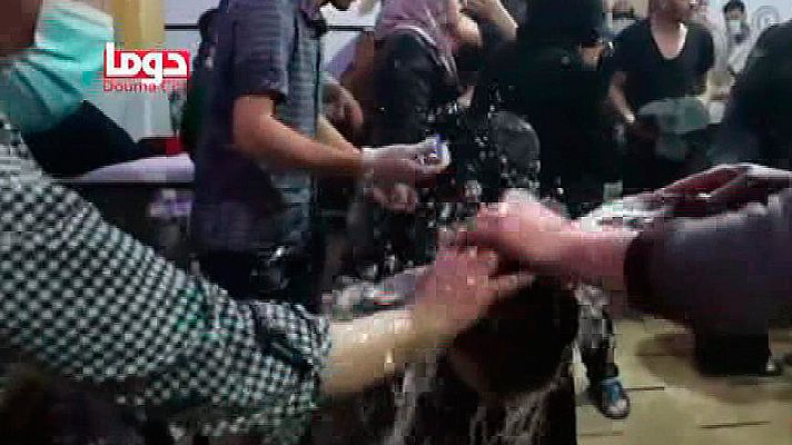 Telediario 1 - Al menos 40 muertos en Duma por un ataque químico, según una ONG siria