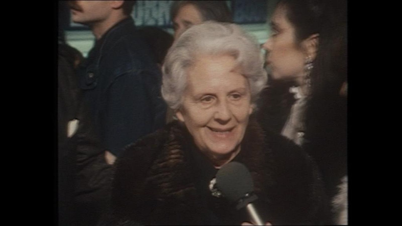 Arxiu TVE Catalunya - Trobada - Estrena de 'La plaça del Diamant'