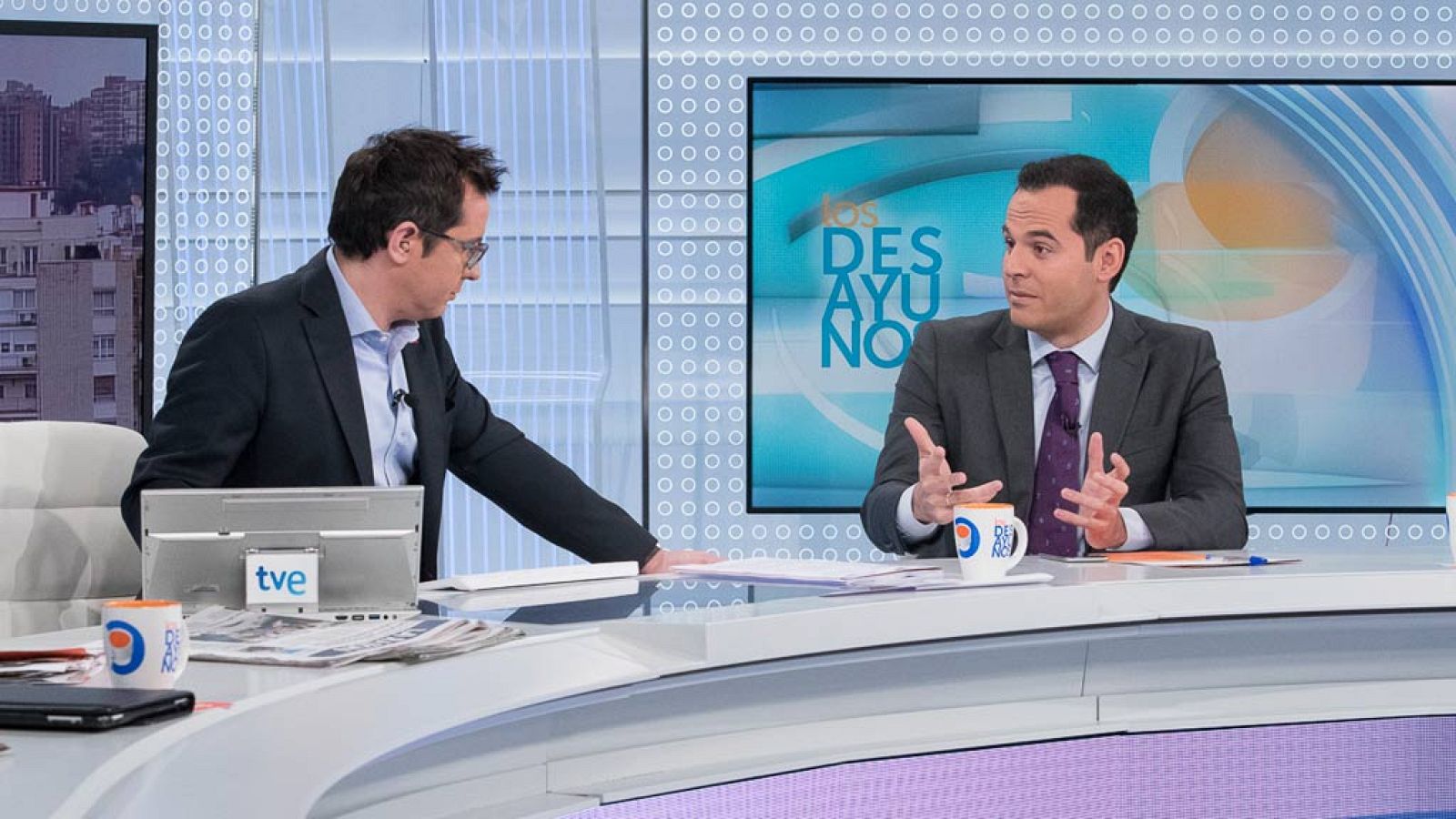 Aguado espera que Cifuentes dimita "para no tener que llegar a la moción de censura" - Los desayunos | Ver