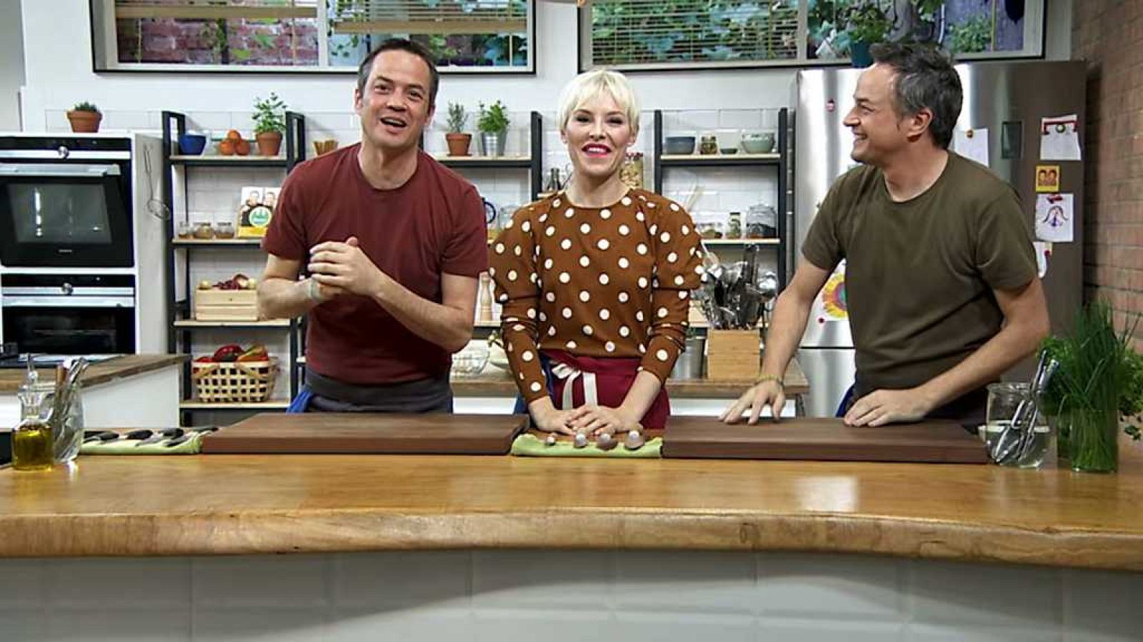 Torres en la cocina - Ensalada de langostinos y buñuelos de cebada - ver ahora