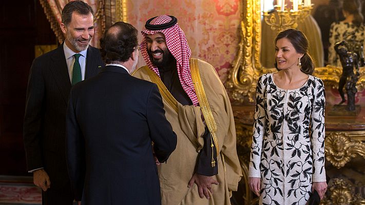  - Los Reyes y el Gobierno reciben al príncipe saudí con una comida en el Palacio Real