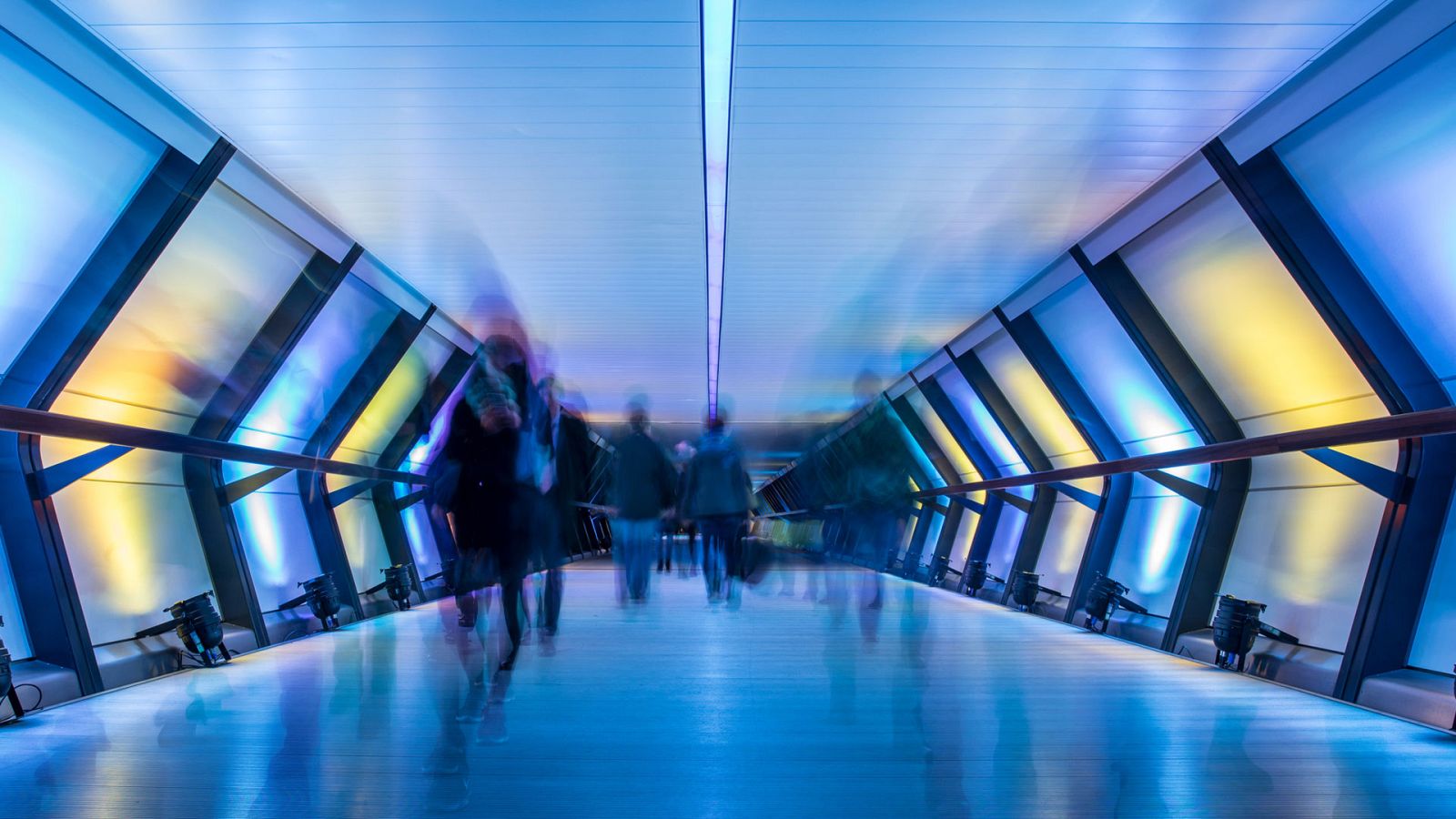 Documenta2 - Dentro del Metro: Viajar bajo tierra - Picadilly Line - ver ahora