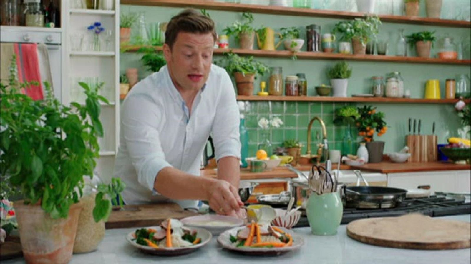 Otros documentales - La súper comida de Jamie: Carbonara cremosa y estofado ahumado - ver ahora