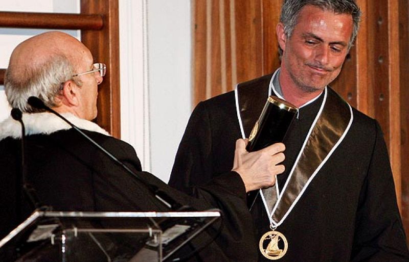 Mourinho, doctor honoris causa
