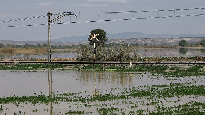Telediario 1 - La crecida del Ebro pasa por Zaragoza sin daños, pero la Ribera Baja sigue en alerta