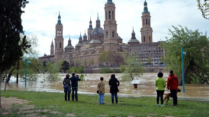 Telediario 1 - Telediario - 8 horas - 16/04/18 - Lengua de signos