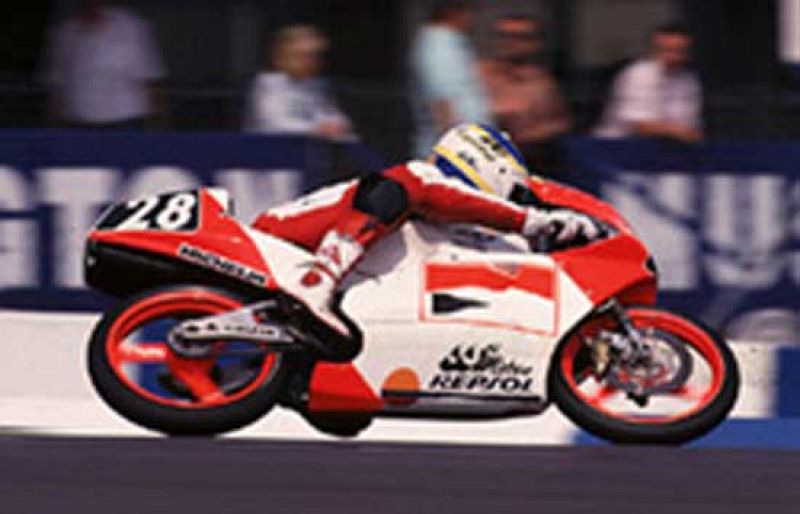 Álex Crivillé vence en Australia en 1989 y gana su primer Gran Premio.