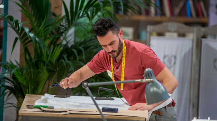 Maestros de la costura - Antonio sufre un percance