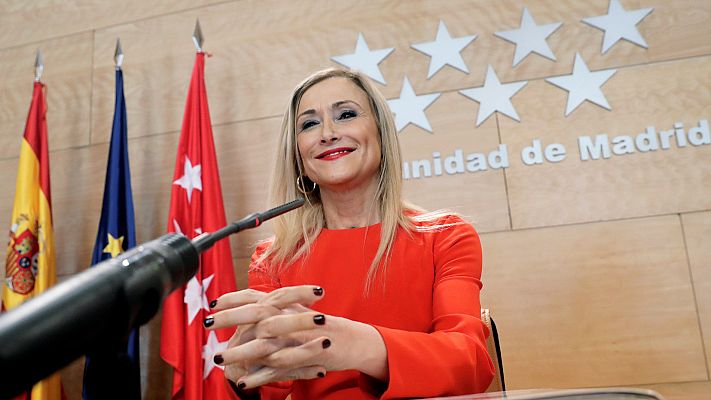 Telediario 1 - Cifuentes renuncia al máster, responsabiliza a la URJC de las "irregularidades" y rechaza dimitir