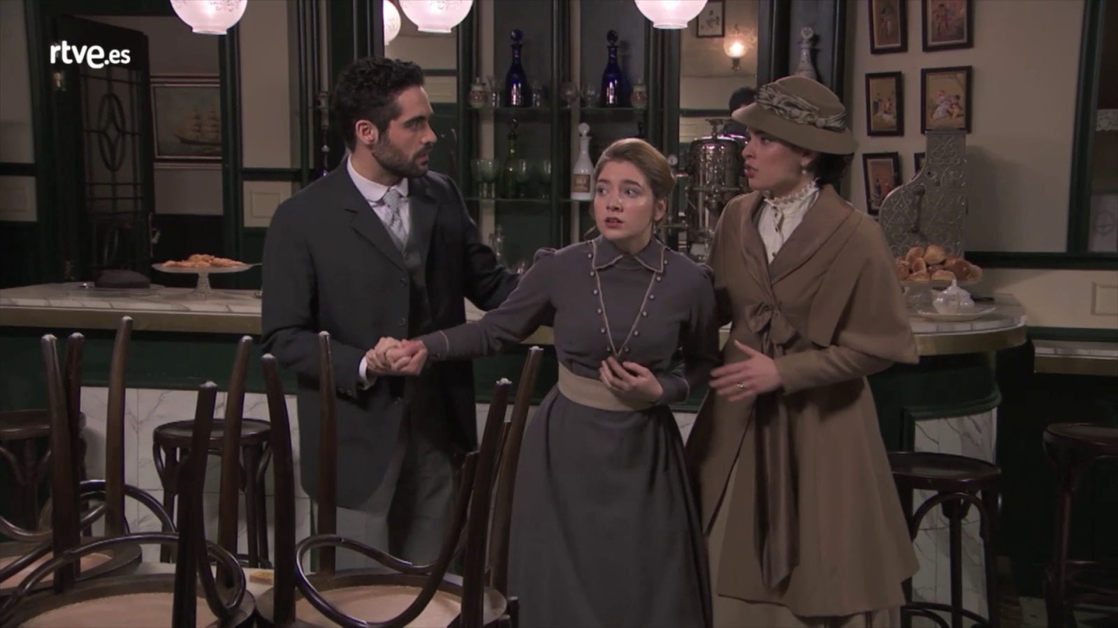 Acacias 38 - Flora sueña con el verdadero Íñigo Cervera