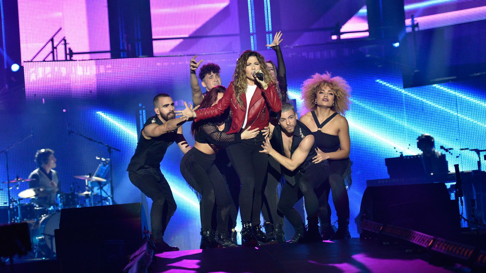 Concierto OT - Miriam canta 'What about us'