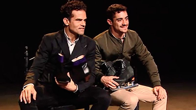 Javier Fernández se ha subido a las tablas del Ballet Nacional junto a su director, Antonio Najarro, con el que ha colaborado en varias ocasiones.