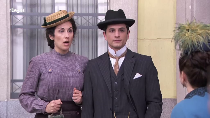 Acacias 38 - Antoñito y Lolita no pueden pasear tranquilos