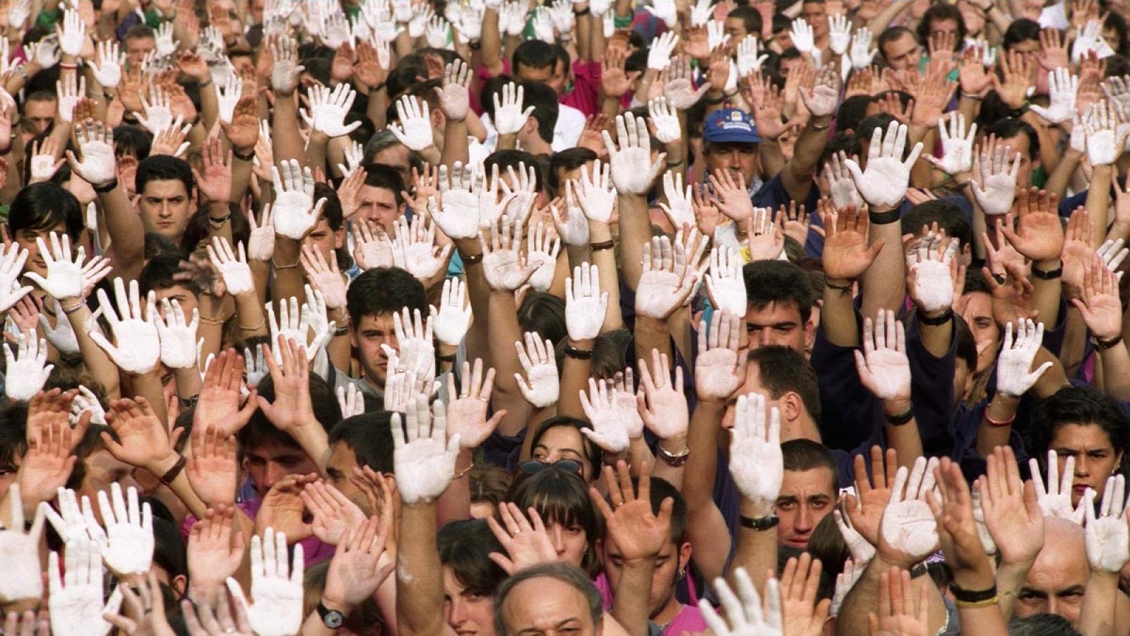 "No se está pidiendo perdón a todas las víctimas" - Los desayunos | Ver