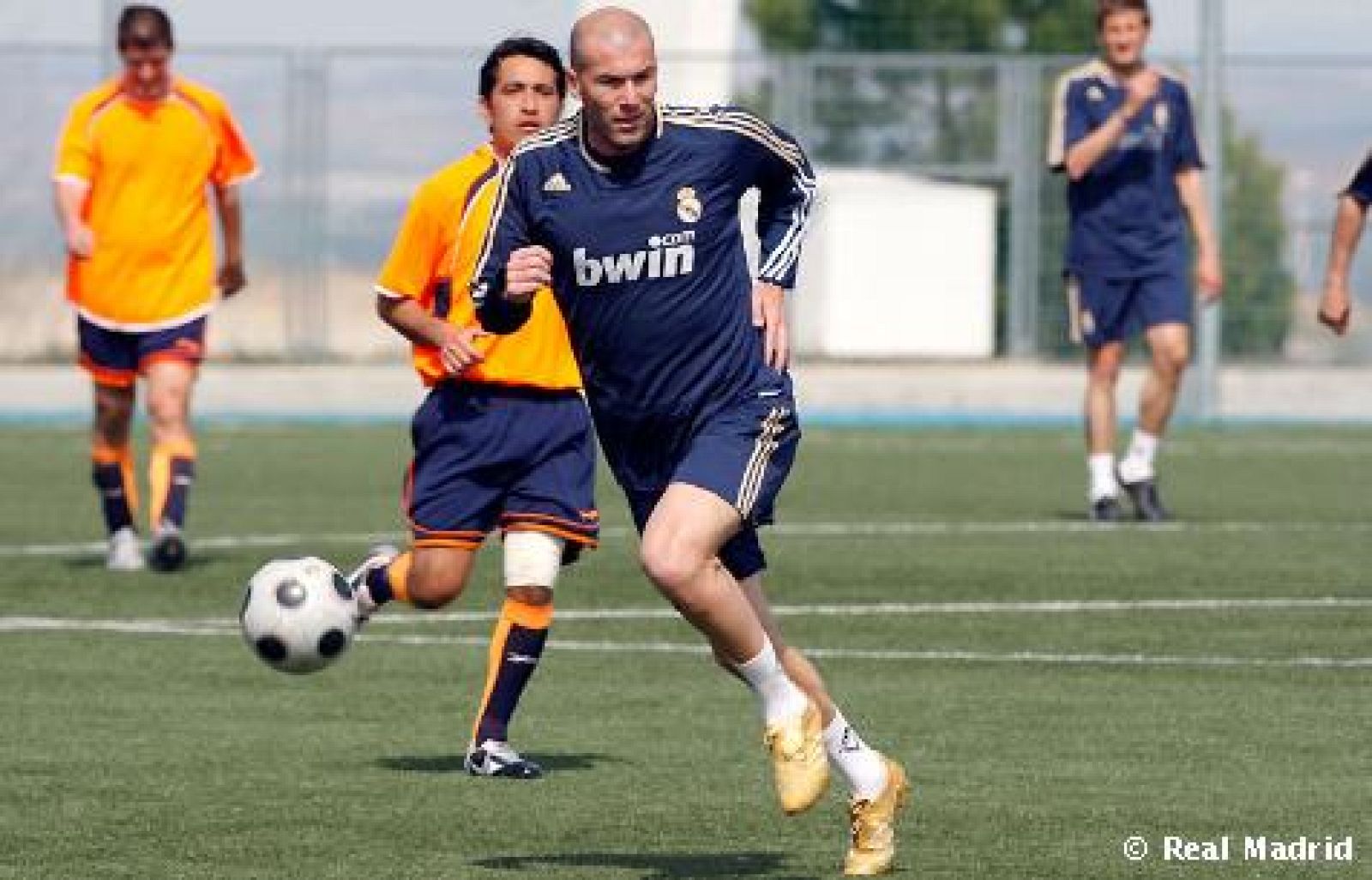 Zidane juega de nuevo con el Madrid | Ver