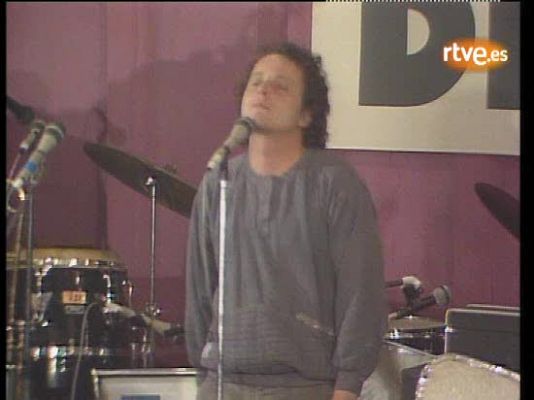 La plaza del Diamante - Actuación de Ramón Muntaner