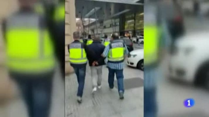 Telediario 1 - Detenido el autor de la brutal paliza a una mujer para robarle el bolso