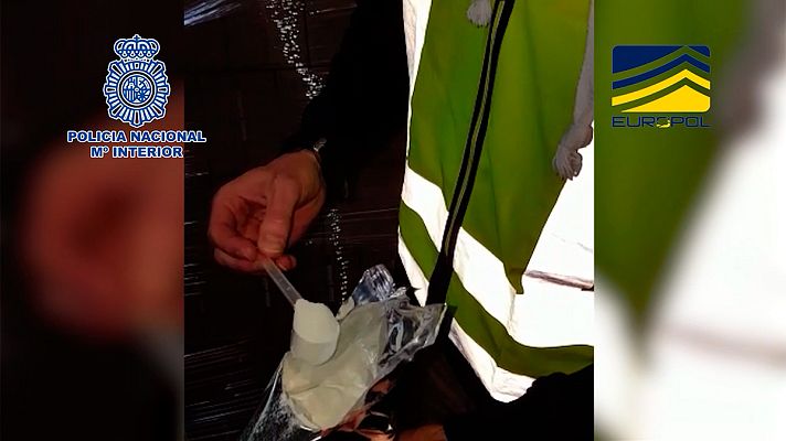 Telediario 1 - Desmantelan una planta de envasado de leche de bebé falsificada en Girona