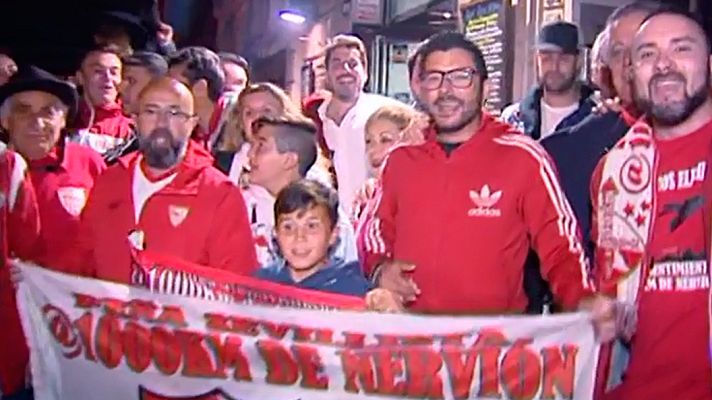 Telediario 1 - Las aficiones del Sevilla y del Barça toman Madrid