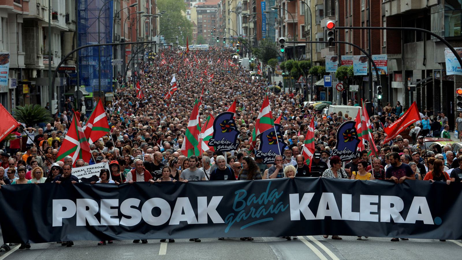 Una manifestación en Bilbao pide que se acabe con el primer grado para los presos de ETA | Ver