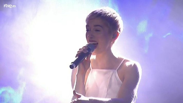 Eurovisión - Reino Unido: SuRie canta 'Storm' en la EsPreParty