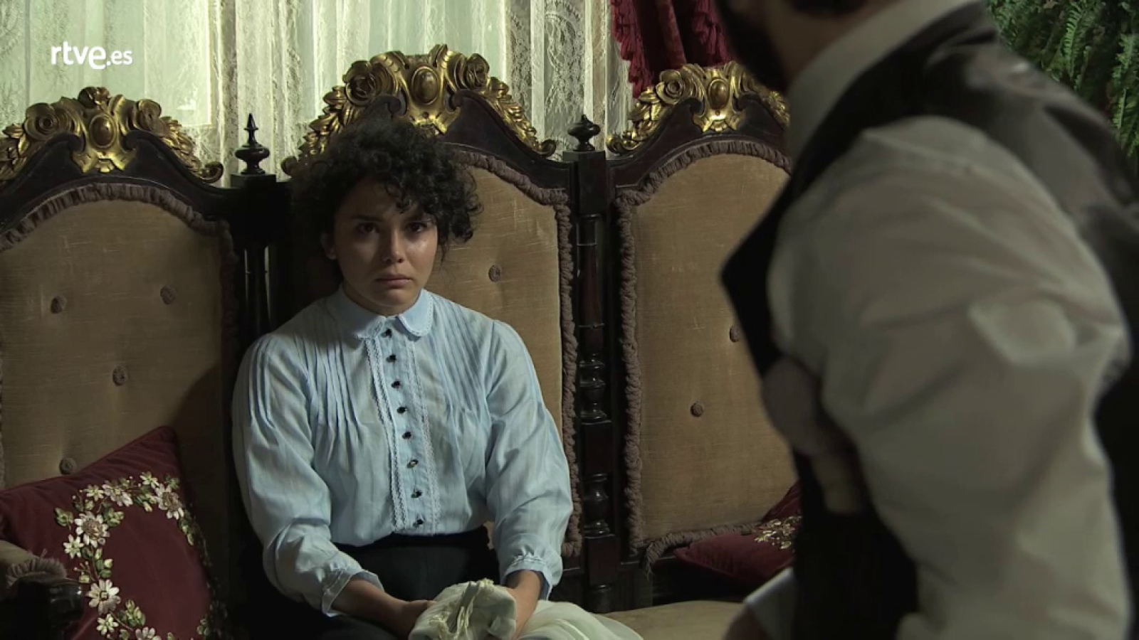 Acacias 38 - Blanca culpa a Diego de robarle a su hijo